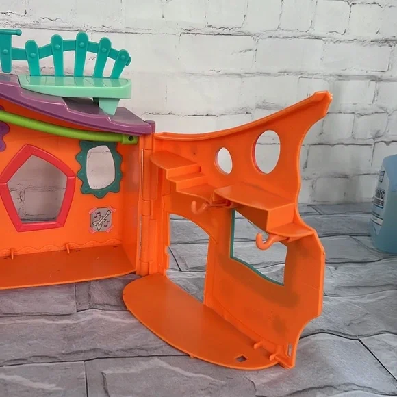 Littlest Pet shop play house - Picture 7 of 11